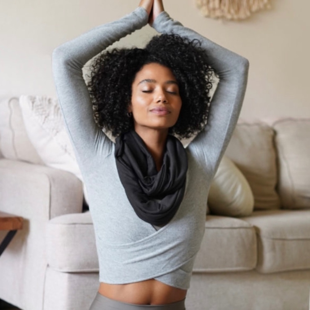 NEW! Beyond Yoga Pocket Infinity Scarf in Black